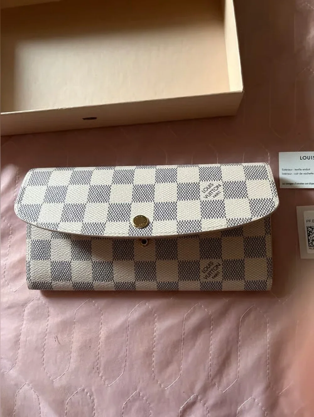 Louis Vuitton Damier Azur Checkered Canvas Wallet in White and Light Gray - Picture 4 of 10